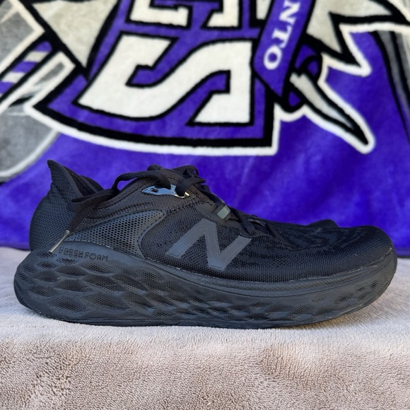 Size 8.5 - New‎ Balance Fresh Foam X More v2 Men\'s Running Shoes Black main image 8
